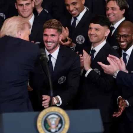El curioso piropo de Donald Trump a Rodrigo De Paul durante la visita del Inter Miami a la Casa Blanca