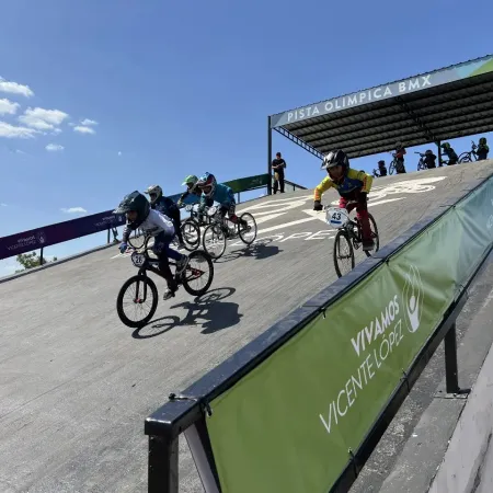 Vicente López recibe a cientos de riders en la primera fecha del Campeonato Bonaerense de BMX