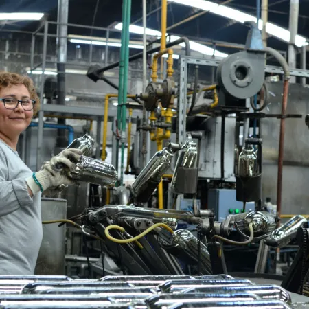 Lumilagro deja de fabricar termos en el país y reorganiza su negocio tras más de ocho décadas