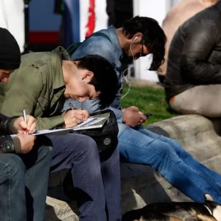 El desempleo aumentó 7,5% en el último trimestre de 2025, según informó el INDEC