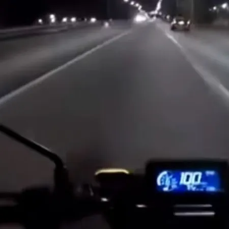 Avellaneda: motochorros le robaron la moto a 100 km/h en el Acceso Sudeste