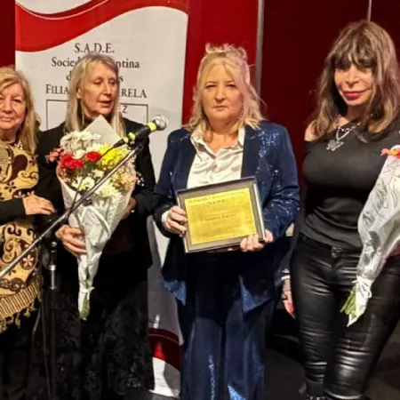 Sandra Torres fue distinguida en la Feria Internacional del Libro de Buenos Aires
