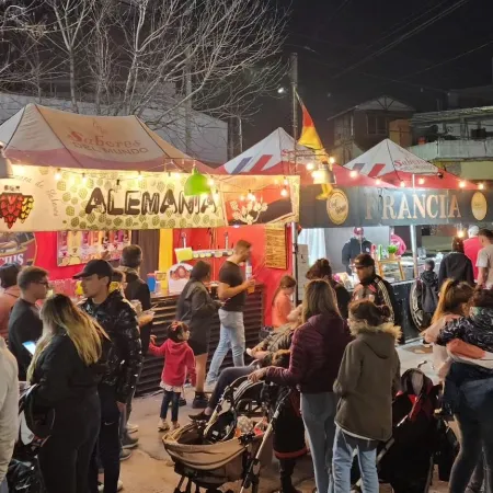 San Martín recibe la feria “Sabores del Mundo” con comidas, música y actividades para toda la familia