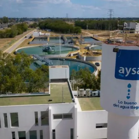 Avanza la privatización de AySA: el Gobierno abrió la licitación para vender la empresa