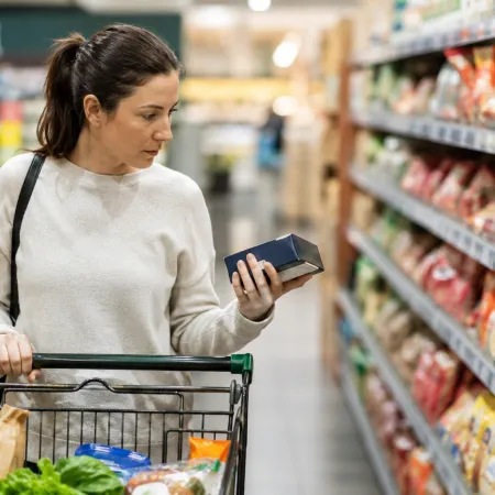 Los argentinos compran menos, buscan ofertas y ajustan sus gastos ante la pérdida de poder adquisitivo
