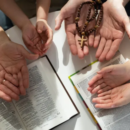 Uno de cada cuatro argentinos no se identifica con ninguna religión, según un informe de la UBA