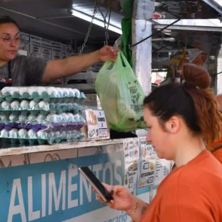 Los Mercados Bonaerenses continúan recorriendo Morón con productos a precios accesibles