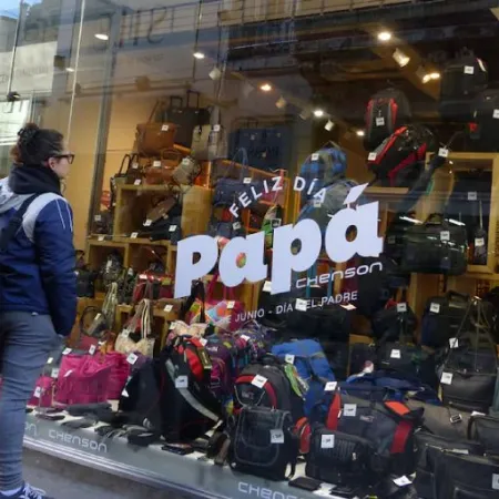 A pesar de las promociones, las ventas por el Día del Padre volvieron a caer
