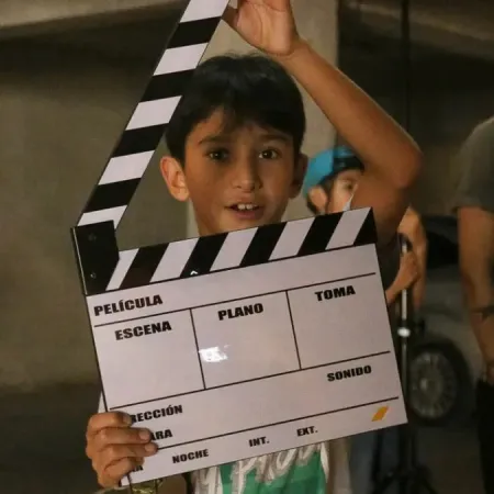 Convocan a niños y adolescentes a contar historias de sus barrios a través del cine