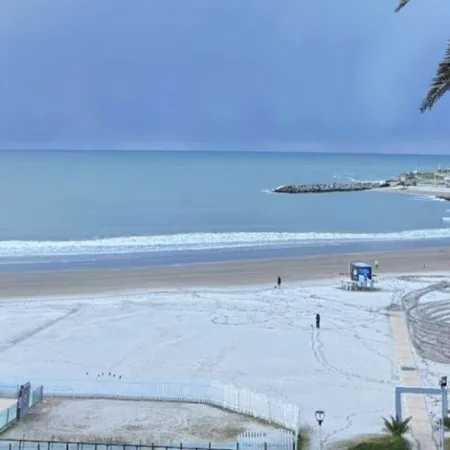La irrupción de una masa polar dejó nevadas y Mar del Plata volvió a vestirse de blanco