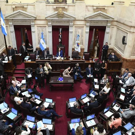 El Gobierno intensifica las gestiones en el Senado para reunir los votos que permitan avanzar con la reforma electoral