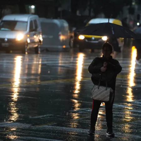 Arranca la semana con lluvias en el AMBA: cuándo mejora el tiempo y cómo seguirá el pronóstico