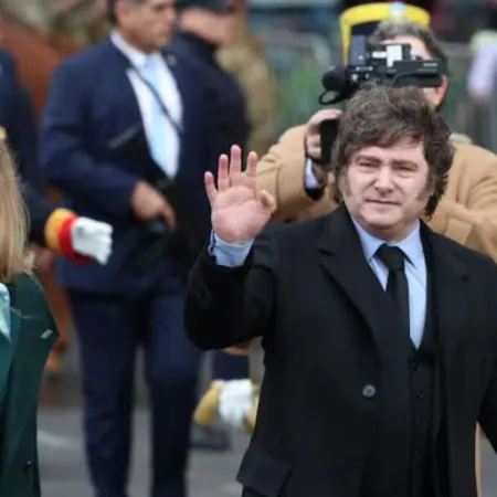 "Campaña antiargentina": la medida que decretó Milei contra extranjeros que insulten al país