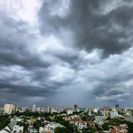 Semana de temperaturas bajas y cielo gris: cuándo podrían volver las lluvias