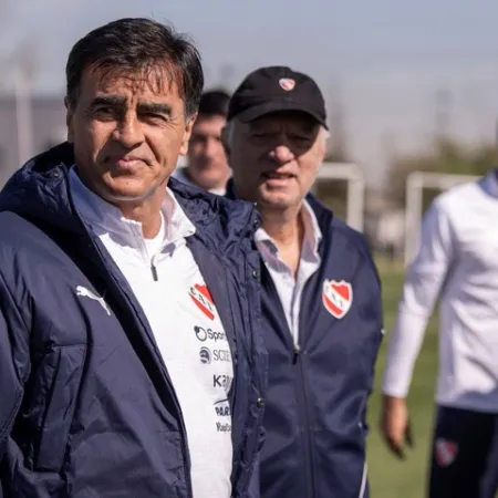 Gustavo Quinteros fue despedido de Independiente