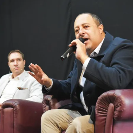 Facundo Ahumada cuestionó a Martín Llaryora por su acercamiento a los evangélicos