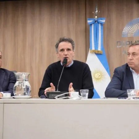 Katopodis denunció el abandono de las rutas nacionales