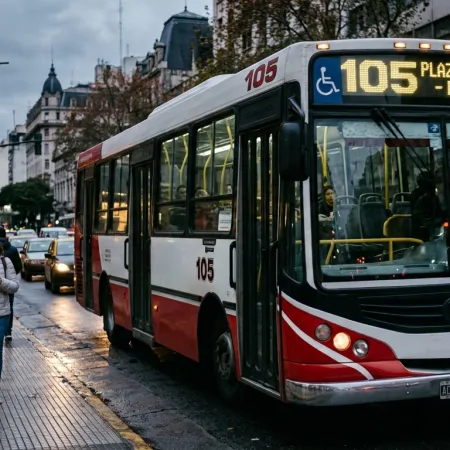Derrumbe del transporte en el AMBA: se perdieron más de 1,6 millones de viajes diarios y la demanda cayó hasta un 31%