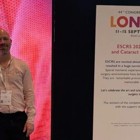 Un médico platense fue reconocido en Londres por una innovadora técnica oftalmológica