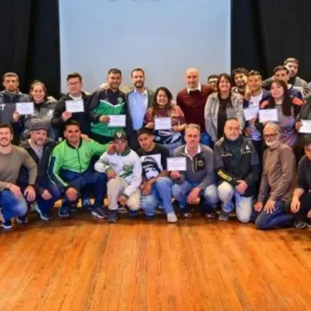 Escobar destina $120 millones para fortalecer clubes y acompañar a deportistas del distrito