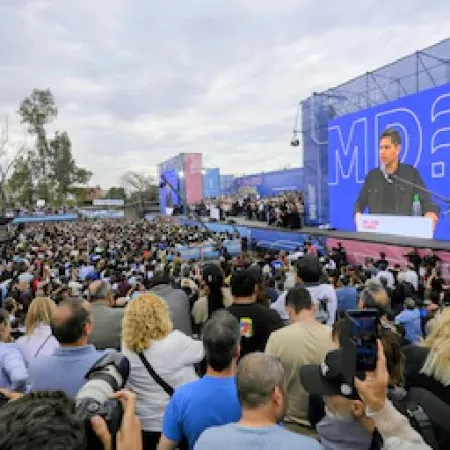 Kicillof lanzó en Avellaneda el Movimiento Derecho al Futuro con la mirada puesta en 2027