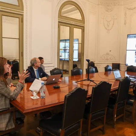 Presentan un plan de conectividad para establecimientos educativos de todo el país
