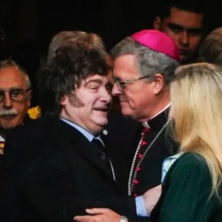 Crece la tensión entre el Gobierno y la Iglesia a poco de la llegada de León XIV