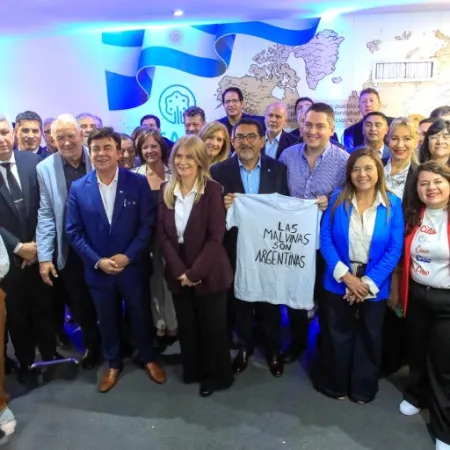 Fernando Espinoza renovó su mandato como presidente de la Federación Argentina de Municipios