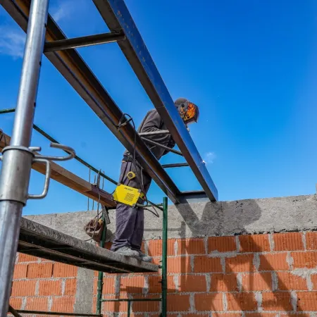 Lanús Gobierno continúa con las obras en distintas escuelas públicas del distrito