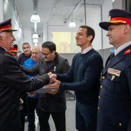 Julián Álvarez inauguró la Escuela de Cadetes de Bomberos Voluntarios "Héroes de Malvinas"