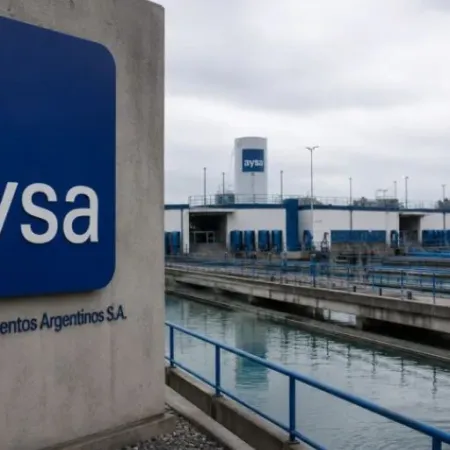 La Defensoría del Pueblo bonaerense recurrió a la Justicia por la privatización de AySA