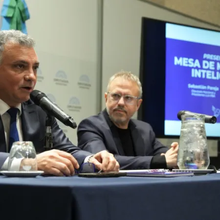 Pareja encabezó una jornada de LLA con intendentes y apuntó a un plan de gobierno para 2027