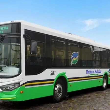 La línea 148 retoma su actividad con una nueva gestión y 90 unidades cero kilómetro