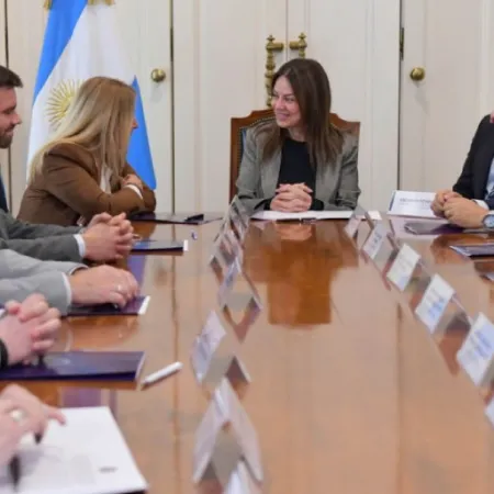 Capital Humano impulsa la educación financiera para jóvenes y docentes junto al sector bancario