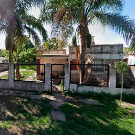 Investigan la muerte de una pareja y sus tres hijos en una vivienda de Merlo